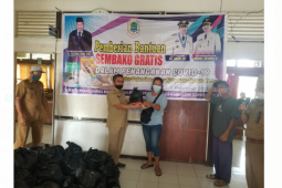 Pemkab Kapuas Hulu kembali bagikan sembako untuk warga tidak mampu