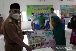 KPM di kecamatan Simpur dan Kalumpang terima bansos