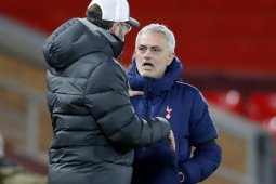 Mourinho keluhkan perbedaan perlakuan terhadap dirinya dan Klopp yang tidak setara