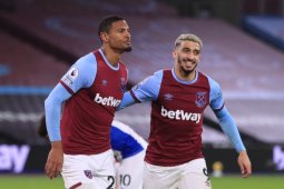 Haller  selamatkan West Ham dari kekalahan