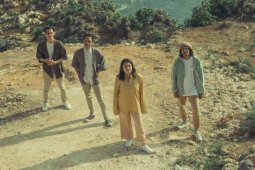 "Bukan Jalan Kita" lagu sendu dari Senja di akhir tahun