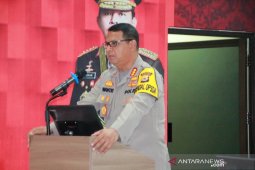 Polisi ancam bubarkan kerumuman warga hindari klaster baru COVID -19