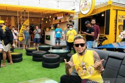 "Cafe Opa Gaul" semarakkan Pantai Berawa Badung-Bali