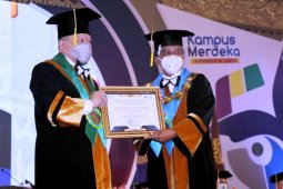 Ketua DPD La Nyalla Mattalitti berharap Unesa mampu cetak SDM unggul