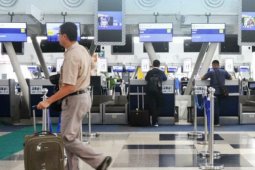 Bandara Kualanamu terapkan prokes secara ketat pada masa libur tahun baru