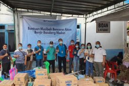 WOM Finance salurkan bantuan bagi warga terdampak banjir