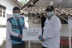 PLN Jatim bantu pemasangan 7.899 sambungan listrik gratis