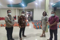 BNI Jambi salurkan 700 sembako program damai natal menyertai Indonesia