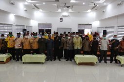 Pemkab Labuhanbatu silaturahmi bersama tokoh Labuhanbatu dengan menerapkan prokes