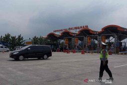 Arus lalu lintas di jalur Tol Cirebon lancar