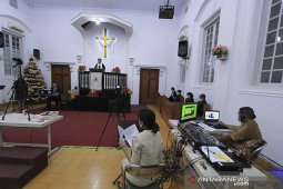 Misa Natal secara live streaming