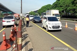 Jalan Tol Jakarta-Cikampek sempat berlakukan "contraflow" sepanjang 21 kilometer