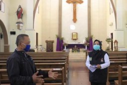 Gereja Katolik Madiun batasi jemaat ikuti misa Natal