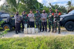 Petugas gabungan di Halmahera Utara amankan 100 liter miras