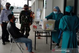 Calon penumpang bus yang reaktif tes antigen di Terminal Garut dipulangkan