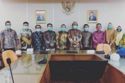Banjarmasin DPRD delivers contract teacher's grievances to Education Ministry