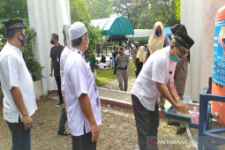Doa bersama di kuburan massal korban tsunami Aceh terapkan prokes