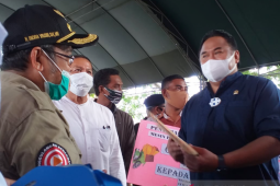 Kunjungi Gorontalo Utara Rachmat Gobel serahkan alsintan