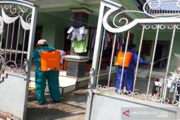 Kasus positif meningkat, Satgas COVID-19 Pamekasan lakukan disinfeksi massal