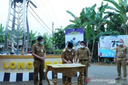 Bundaran "Longa manis", Simpang tiga Longawang diresmikan