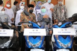 Mendes PDTT berikan bantuan penunjang 147 BUMDes Bersama di Jatim