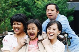 Sidang tersangka pembajakan film "Keluarga Cemara" karya Visinema digelar di Jambi