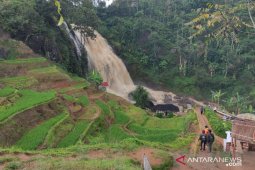 Pengelola tempat wisata Cianjur tambah petugas khusus imbau wisatawan