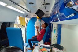 Puluhan pengemudi kendaraan umum yang masuk Aceh Timur jalani rapid antigen