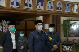Gubernur bersama DPRD Jabar bahas Raperda Perkebunan di penghujung 2020