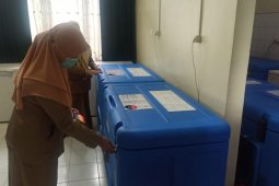 Pemkab Sidoarjo  pastikan vaksin COVID-19 pertama untuk nakes