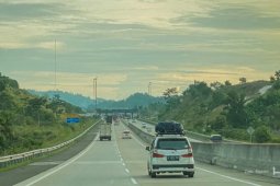 Sejuta kendaraan lintasi tol Trans Sumatera selama libur  akhir tahun