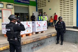 15.120 vial vaksin COVID-19 tiba di Ambon