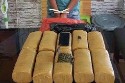 Polisi bekuk residivis saat hendak transaksi ganja 10 bal besar