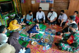 Wabup Batola kunjungi anak pengidap celebral palsy
