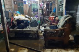 Sungai Pesanggerahan meluap, seratusan rumah warga di Situbondo tergenang banjir