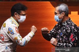 Menkes: 15 juta bahan baku vaksin COVID-19 akan  datang Selasa