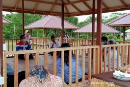 Belajar Bahasa Inggris gratis di "Kampung Inggris" Lawe-Lawe Penajam