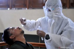 Positif COVID-19 bertambah 9.640, sembuh bertambah 7.513 orang