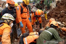 Pergerakan tanah masih terjadi di lokasi longsor Cimanggung Sumedang