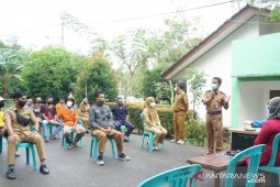 Tes kesehatan gratis bagi karyawan dan tenaga kebersihan TPA Batu Merah