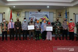 Pemkot Pangkalpinang berikan bantuan tunai kepada masyarakat miskin terdampak COVID-19