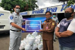Jasa Raharja Banten Bagikan 270 Paket Sembako Bagi Warga Terdampak COVID-19