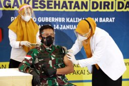 Pangdam XII/Tpr menjadi orang pertama terima vaksin COVID-19 di Kalbar