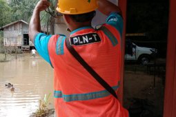 PLN amankan pasokan listrik pascabanjir di Landak dan Bengkayang