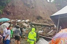 Guru SMA jadi korban tanah longsor di Manado