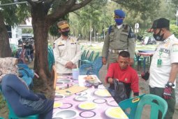 Sambangi Pantai Ulee Lheue, Tim Peucrok jaring pelanggar protokol kesehatan