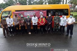 Pemkab Tanah Laut terima hibah bus sekolah