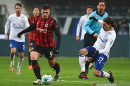 Jovic menyumbang dua gol saat Frankfurt tundukkan Schalke 3-1