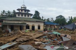 Banjir di Barabai sudah surut warga bersih-bersih