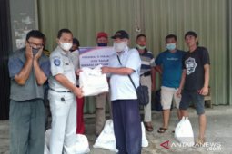 Jasa Raharja Babel bagikan 300 paket sembako